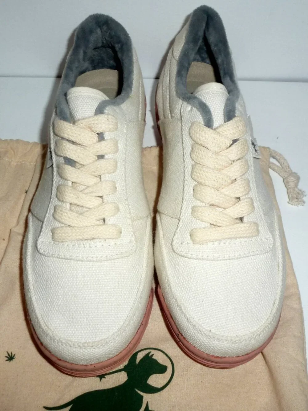 Stardog Footwear - White Women's Sneakers / Shoes - Sz 8